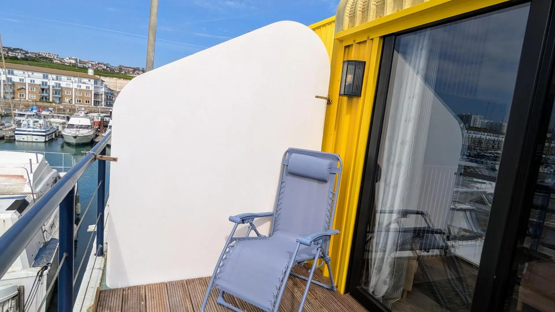 Tinytin Home On The Ocean Hove Velká Británie